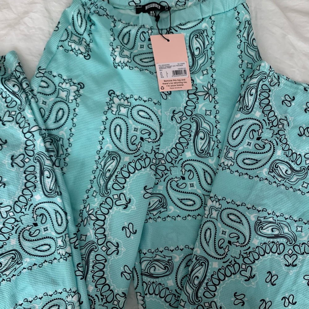 Selling never worn Missguided bandana pants!